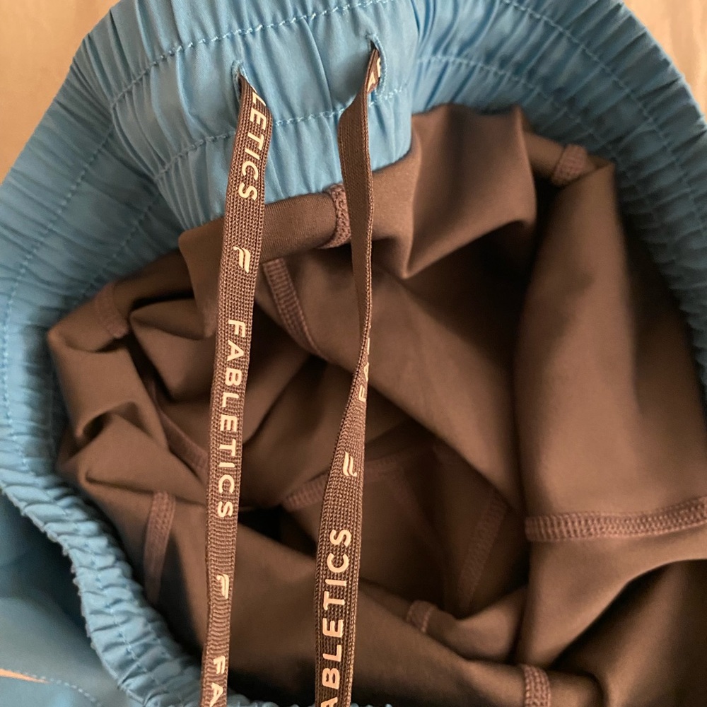 Fabletics Run shorts - Picture 4 of 4